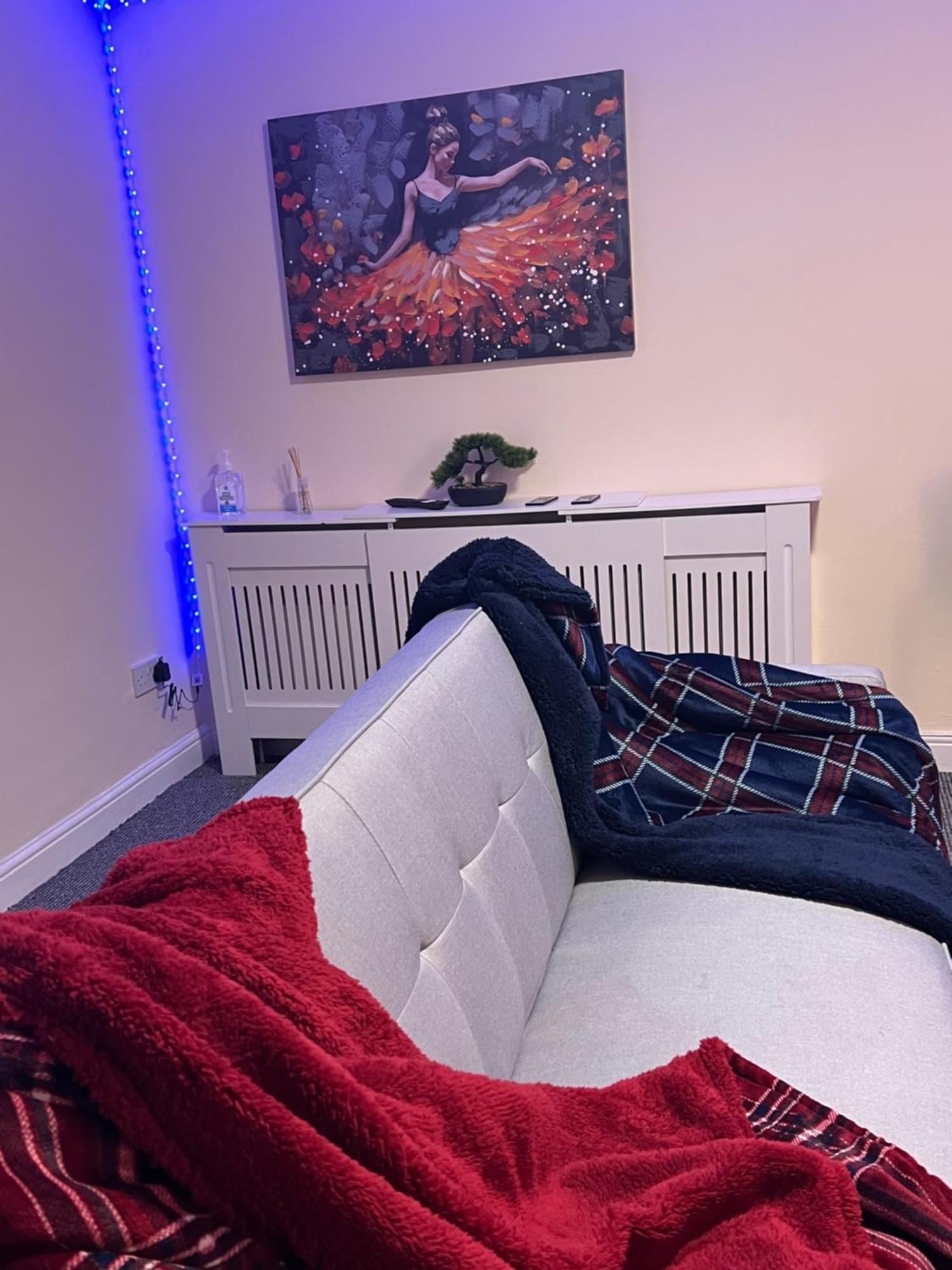 Lausory King Bed Living Your Luxe Home Away Nottingham Ngoại thất bức ảnh